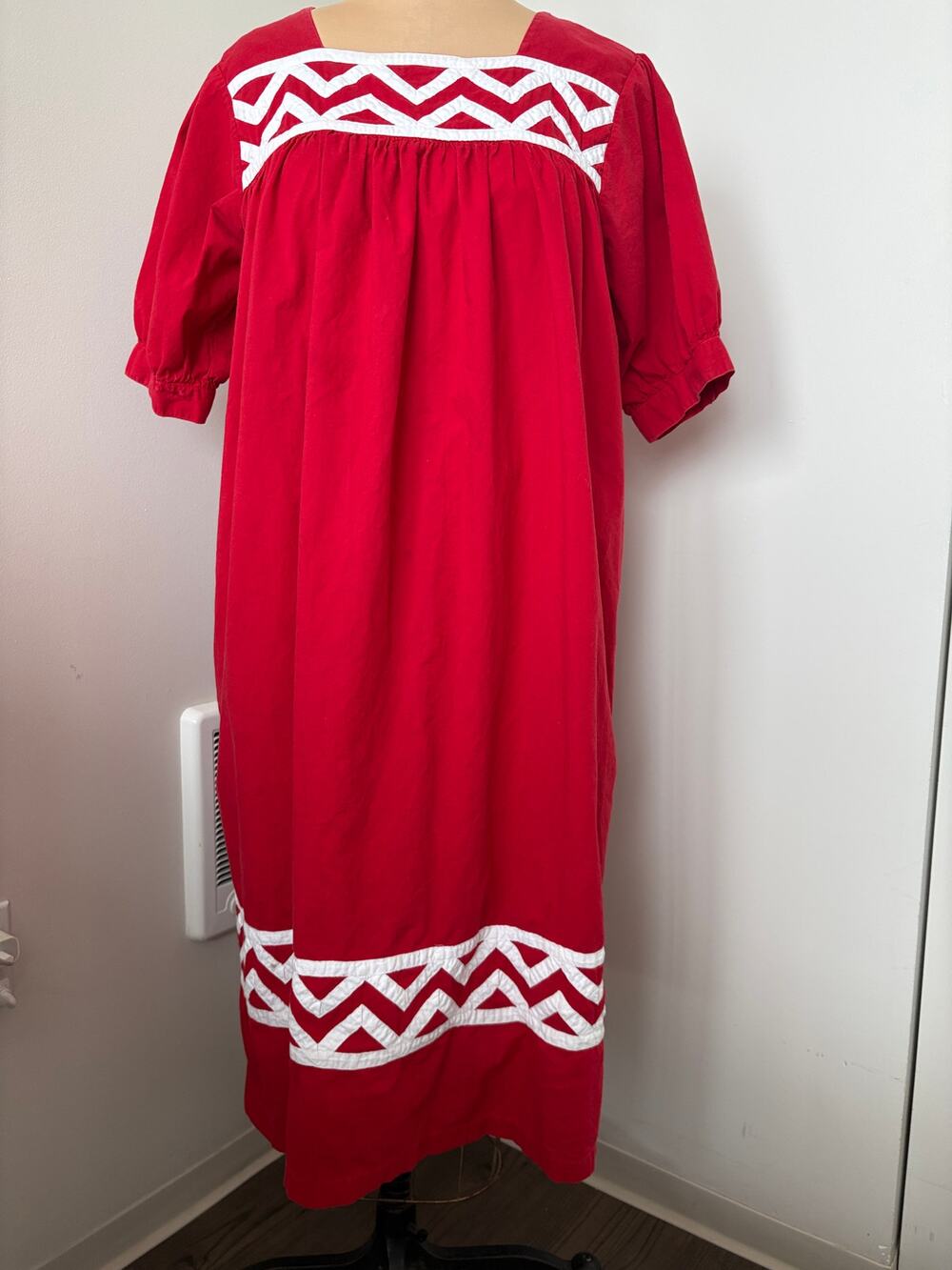 100% Cotton Red Midi Shift Dress L White Geometric Applique Puff Sleeve VTG 80s